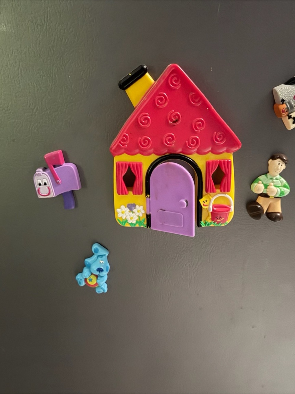 Nickelodeon Magnetic Playhouse Set in Pink, Yellow, Purple